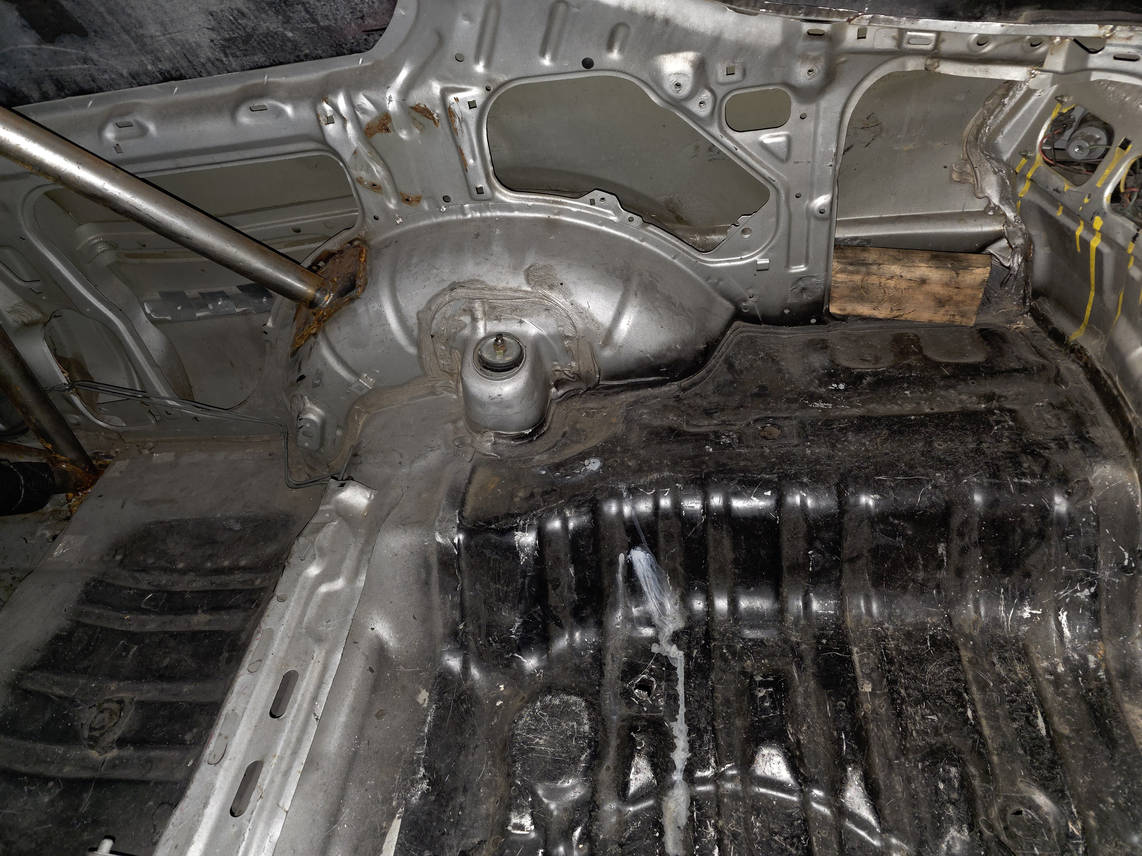 Interior - passenger side trunk